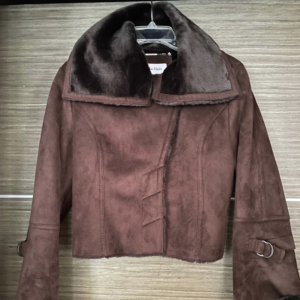 Calvin Klein Cropped Dark Brown Faux Fur Jacket Luxurious Extra Soft, size XS